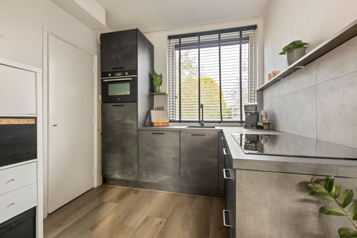 Photo 14 of Camphuysenstraat 167