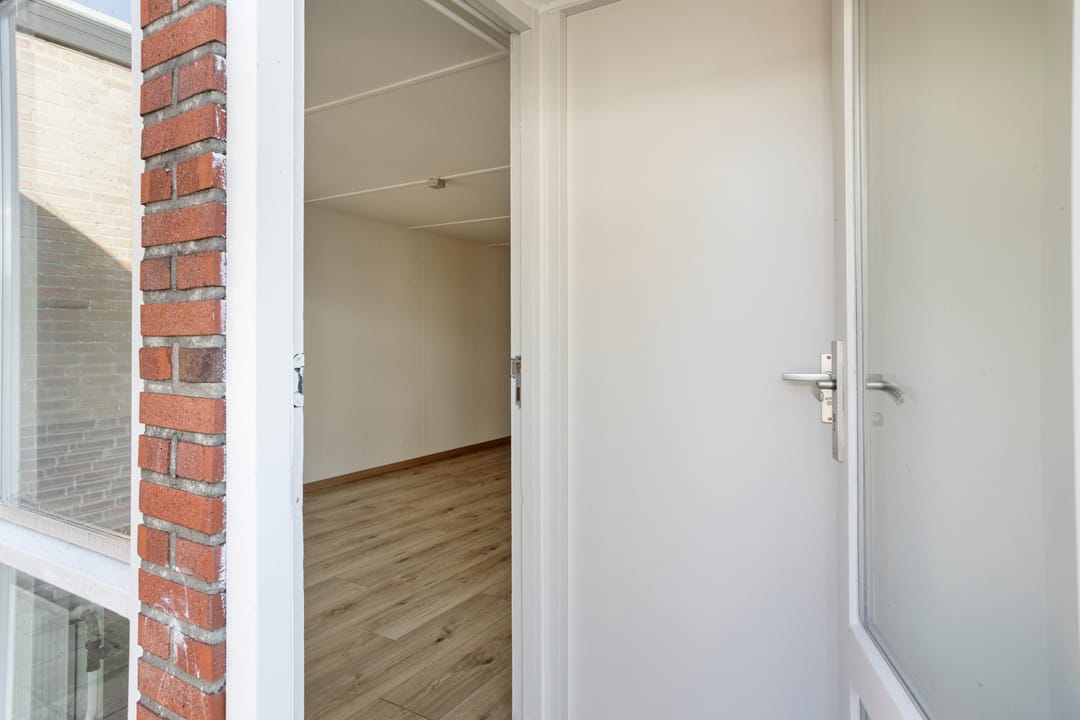 Photo 28 of Gouverneur Houbenstraat 48
