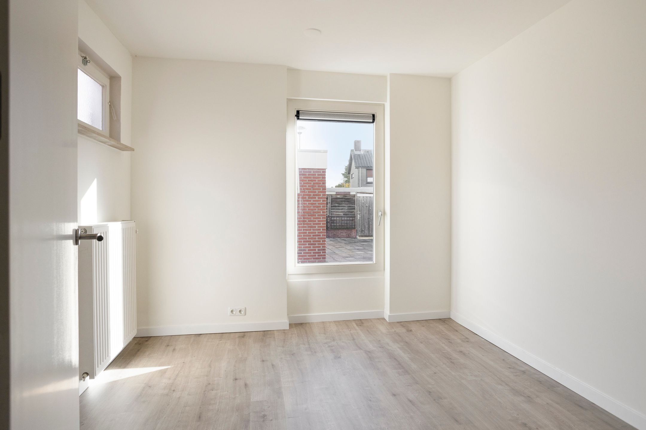 Photo 12 of Gouverneur Houbenstraat 48