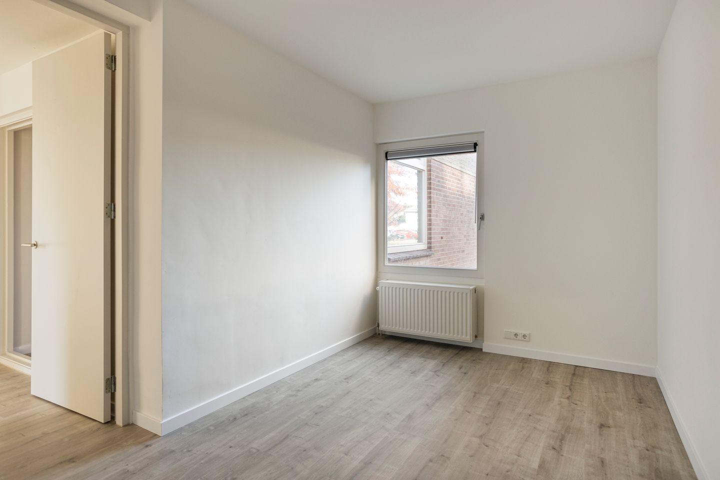 Photo 14 of Gouverneur Houbenstraat 48