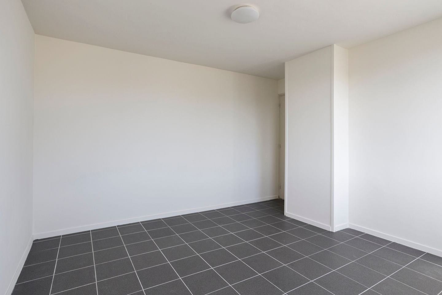 Photo 19 of Gouverneur Houbenstraat 48