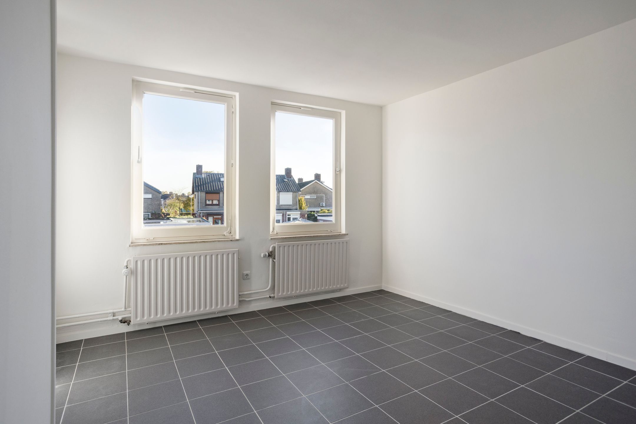 Photo 18 of Gouverneur Houbenstraat 48