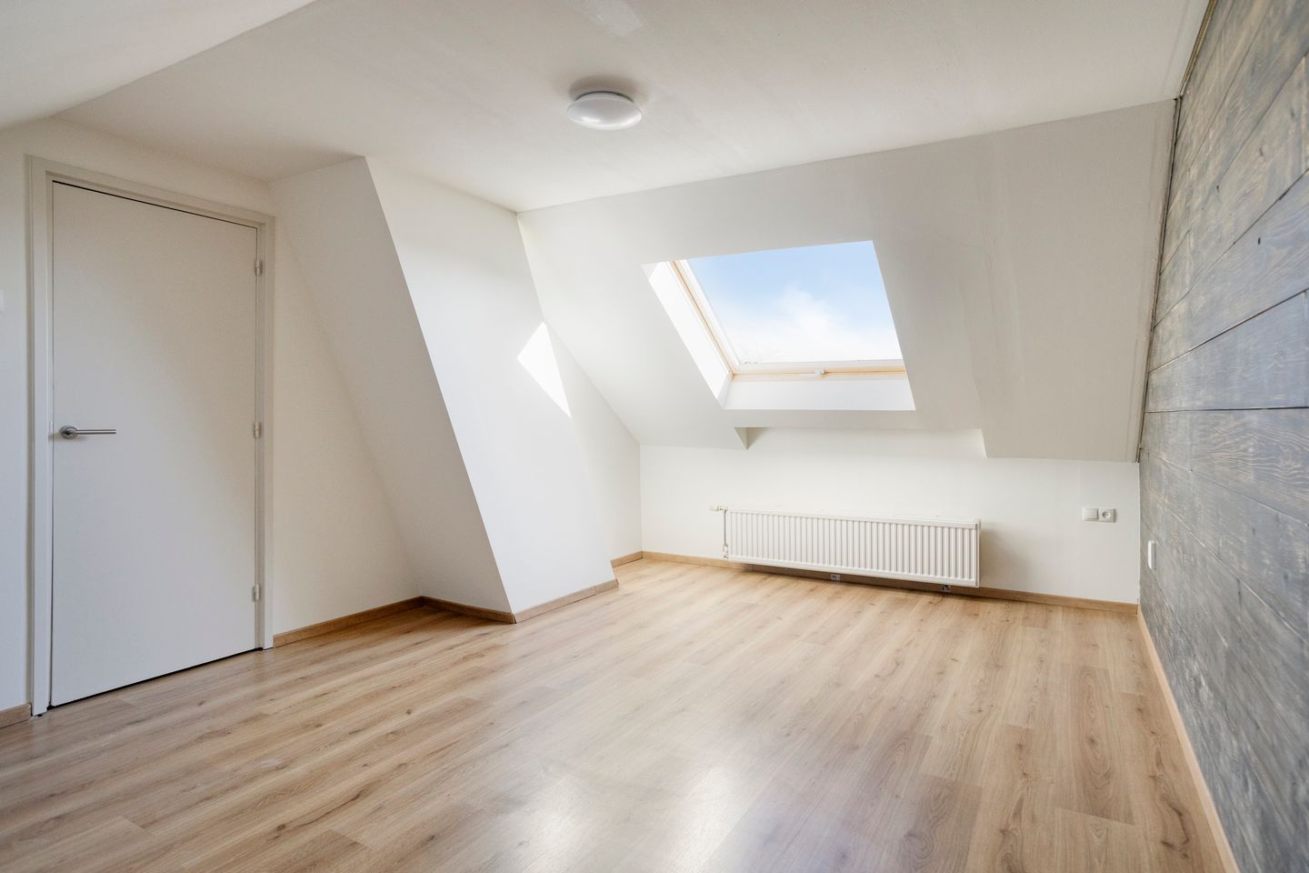 Photo 25 of Gouverneur Houbenstraat 48