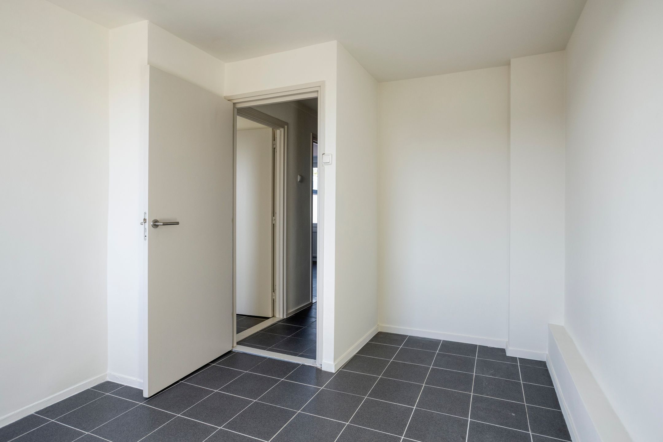 Photo 21 of Gouverneur Houbenstraat 48