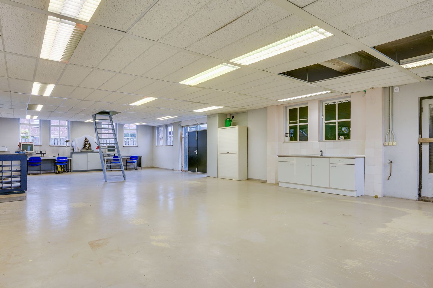 Bekijk foto 5 van Spoorstraat 1