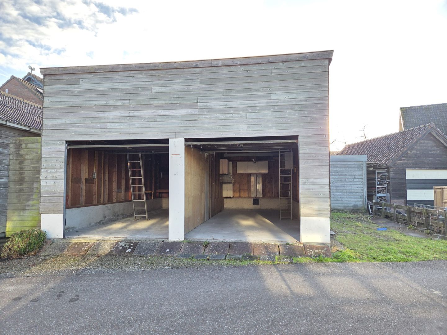 View photo 2 of Herenweg