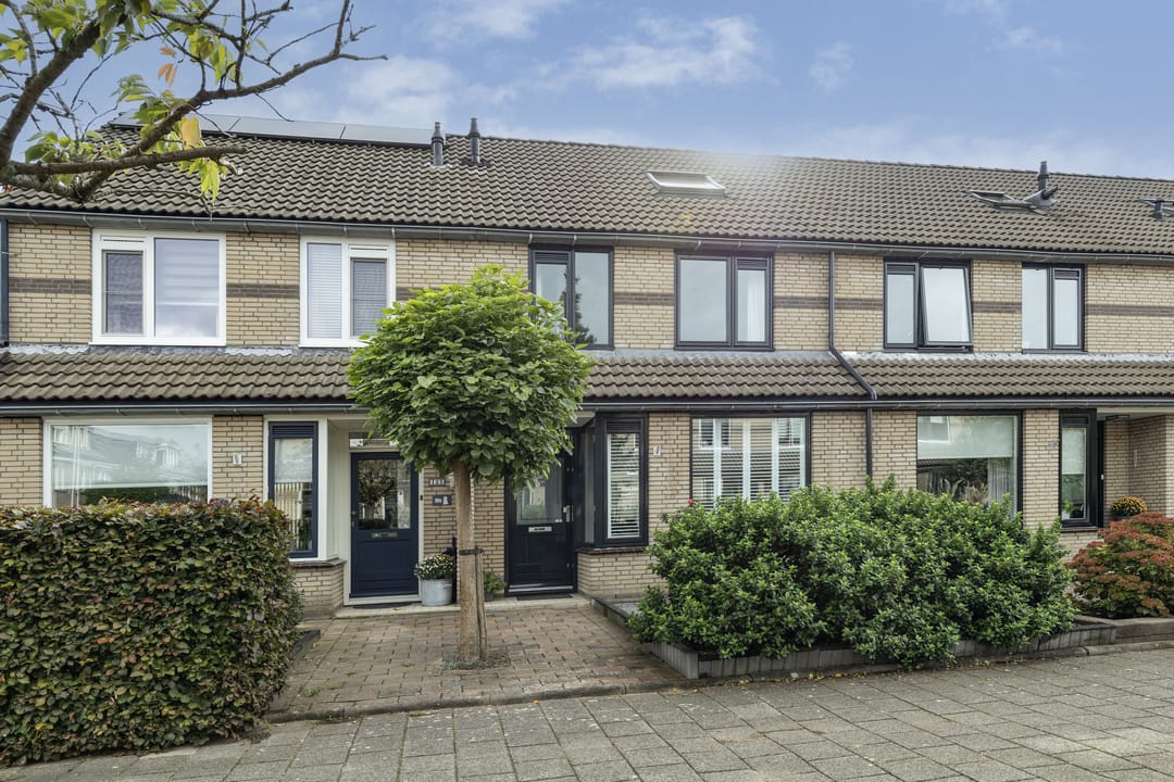 Photo 7 of Steur 124