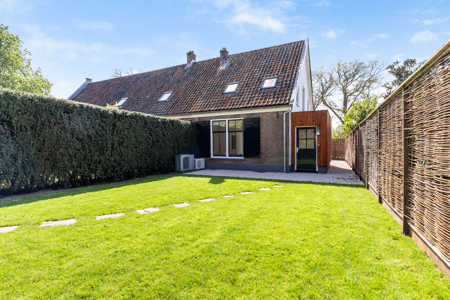 Foto 1 van Nieuw-Loosdrechtsedijk 18