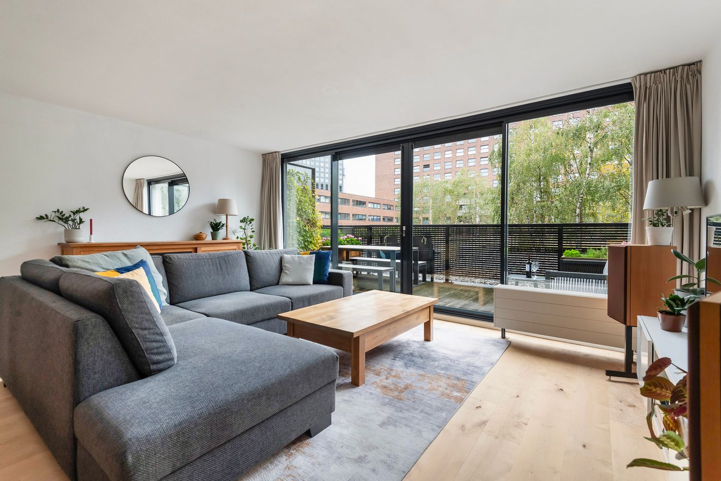 Photo 1 of Helmersstraat 129