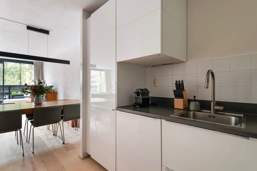 Photo 8 of Helmersstraat 129