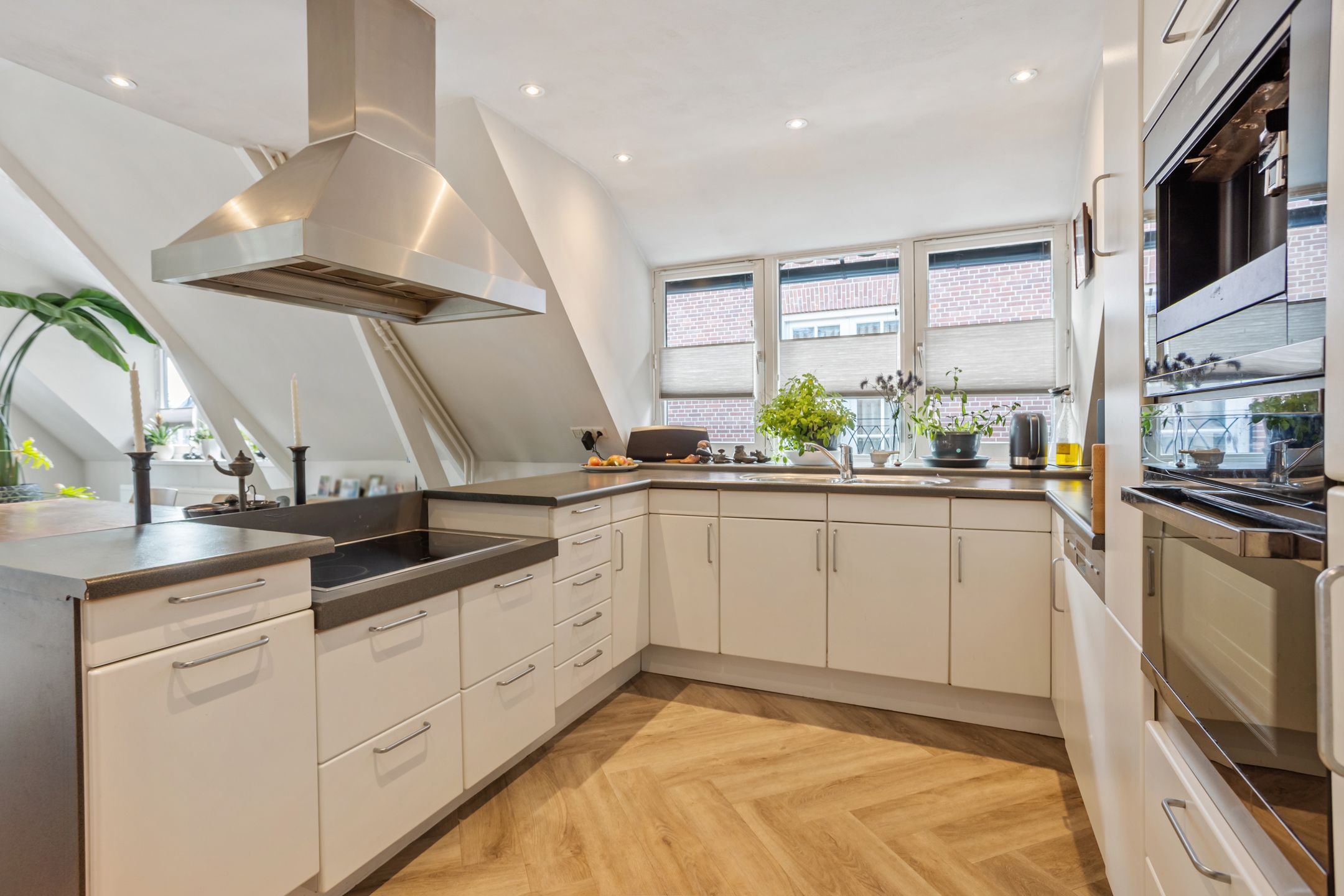Photo 9 of Naarderstraat 31-A