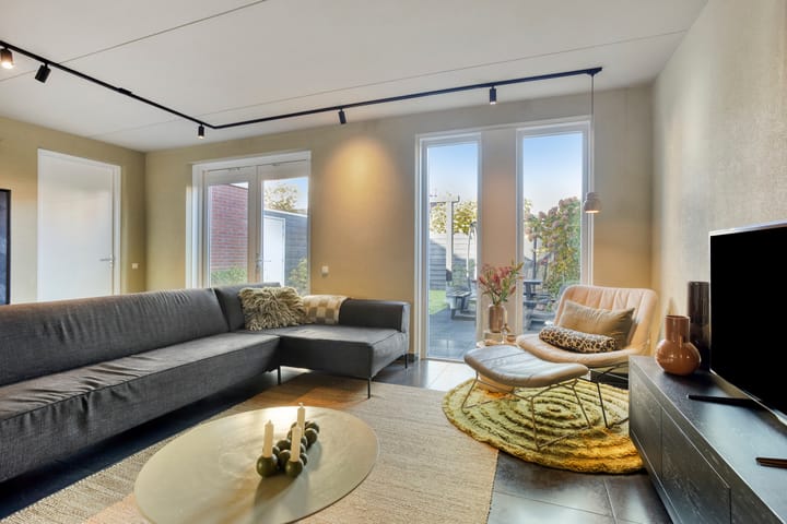 Hoekwoning te koop: Wijngaard 89, Dronten