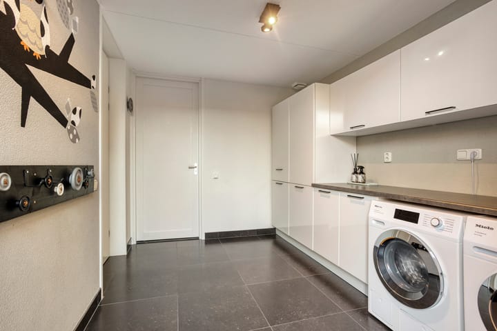 Hoekwoning te koop: Wijngaard 89, Dronten
