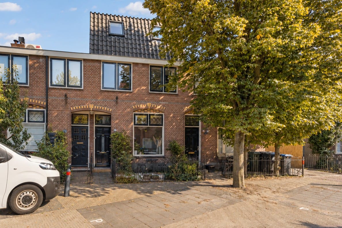 Photo 1 of Leeghwaterstraat 76