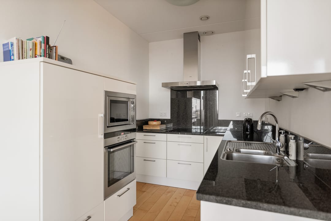 Photo 16 of Graaf Florisstraat 1-F55