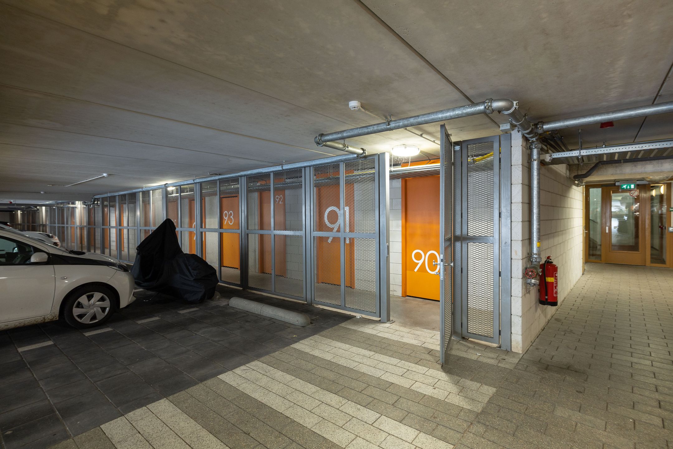 Photo 33 of Graaf Florisstraat 1-F55