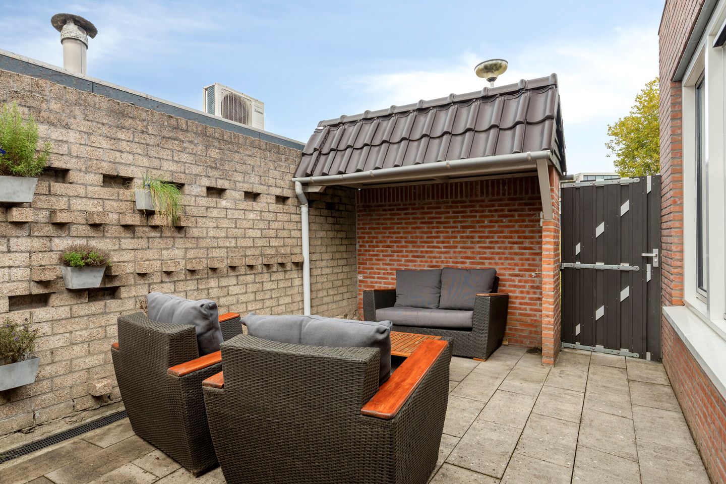 Photo 20 of Willemstraat 53-D