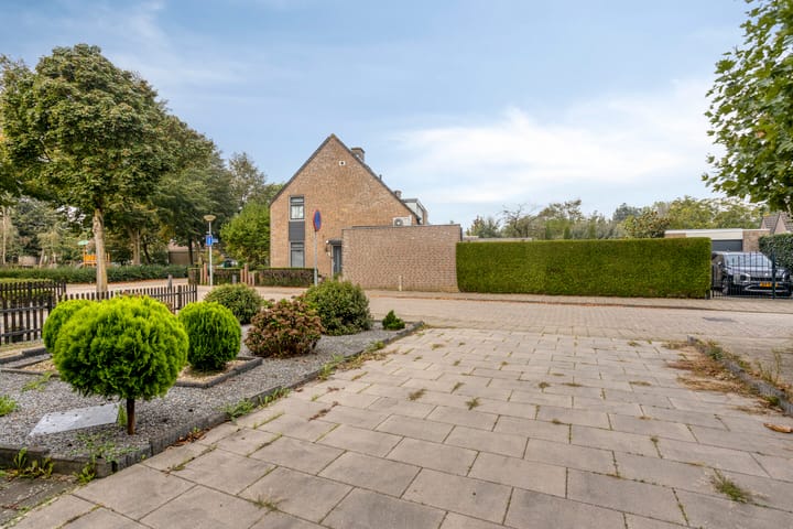Hoekwoning te koop: Augustuslaan 1, Beuningen (Ge)