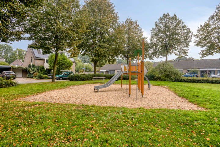 Hoekwoning te koop: Augustuslaan 1, Beuningen (Ge)