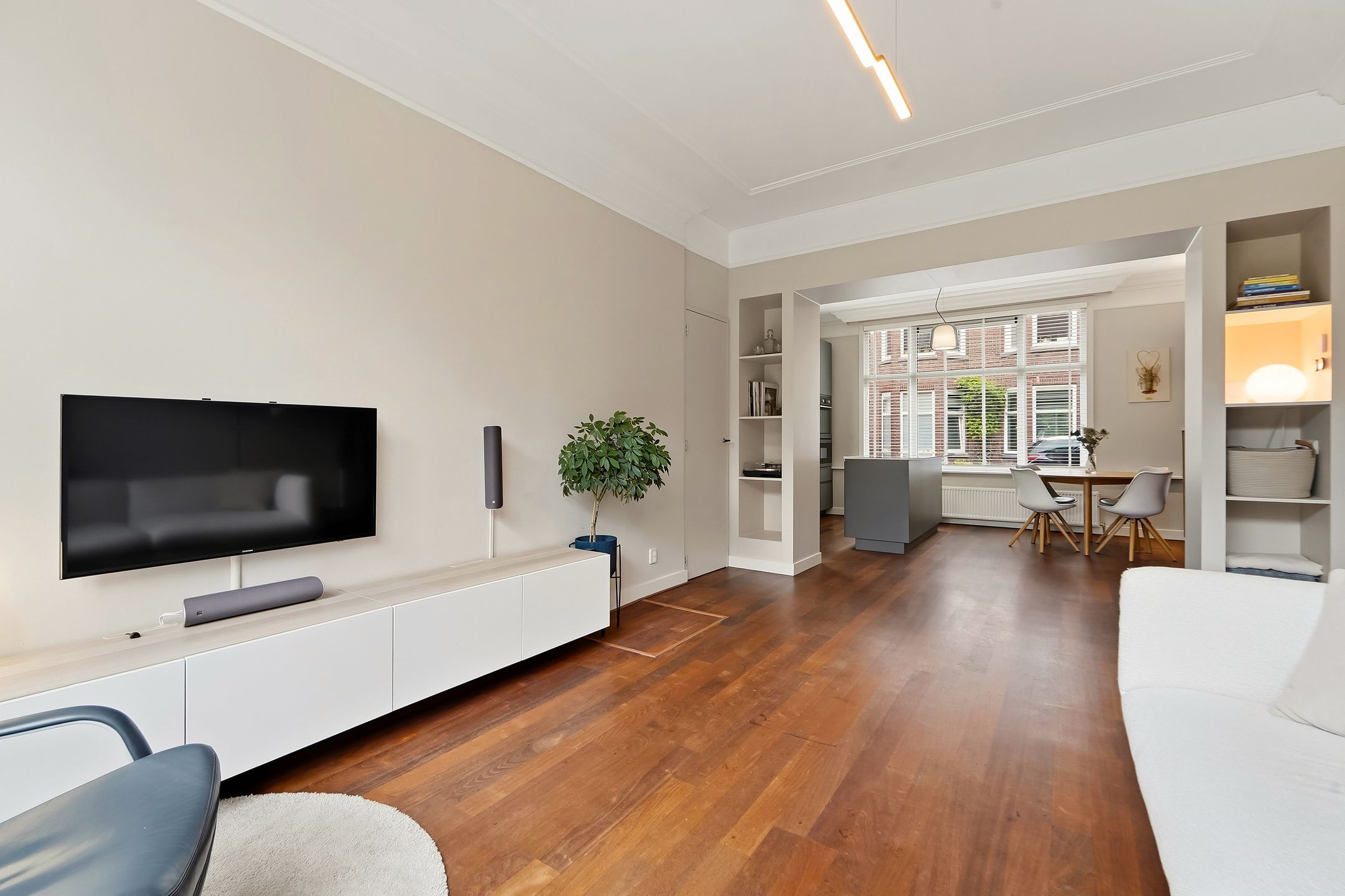 Photo 12 of Van der Capellenstraat 11