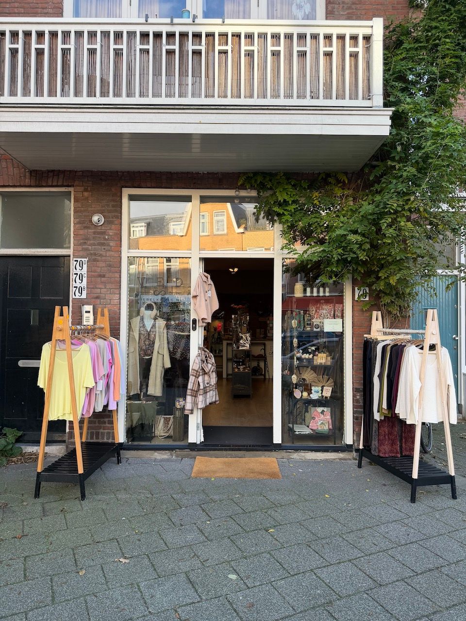 Bekijk foto 2 van Gentsestraat 79