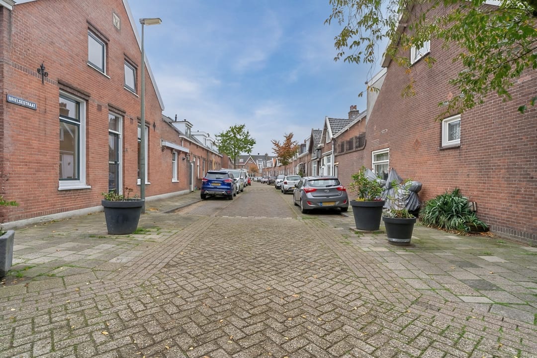 Photo 52 of Brielsestraat 1