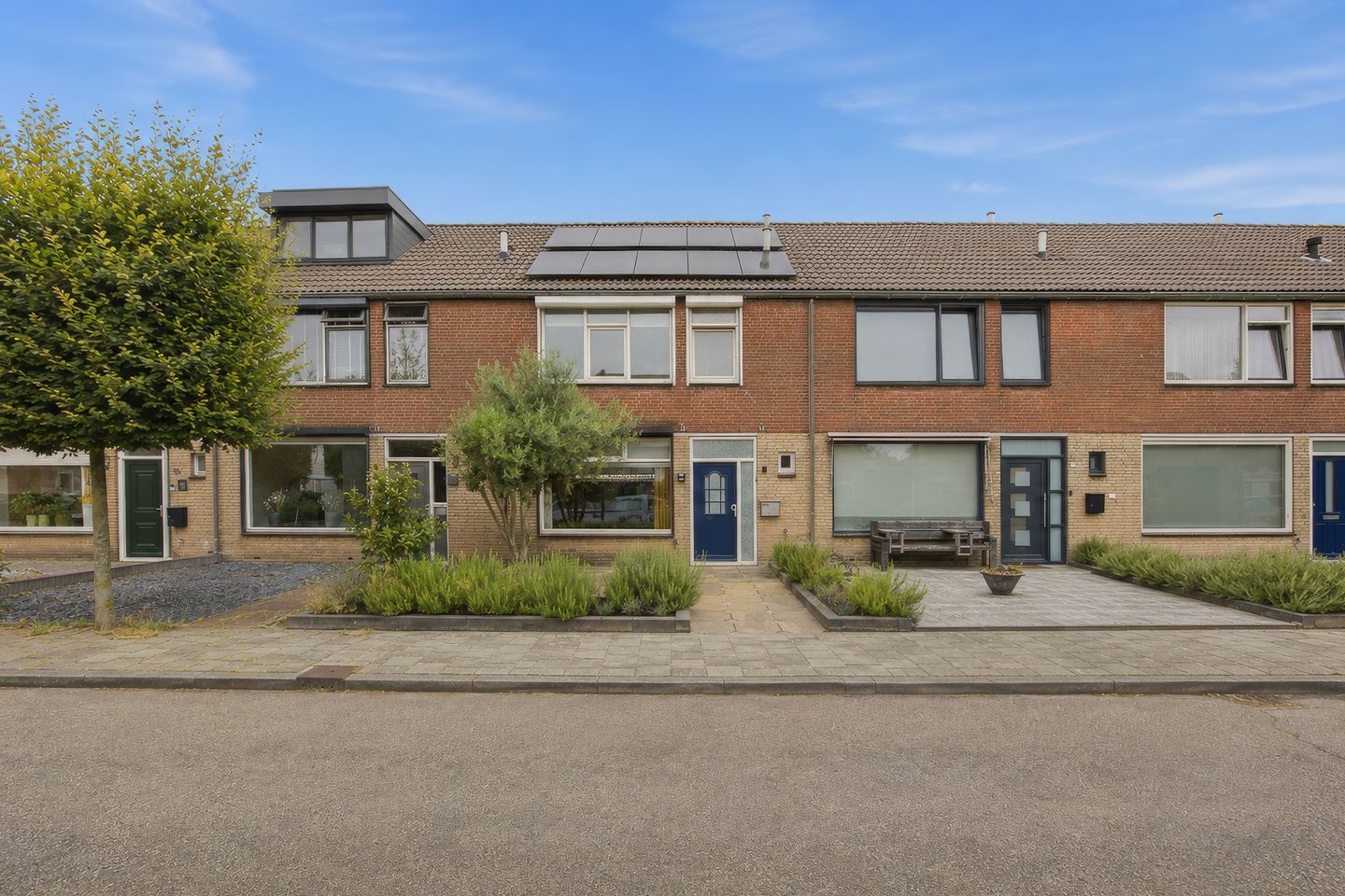 Foto 1 van Azaleastraat 8