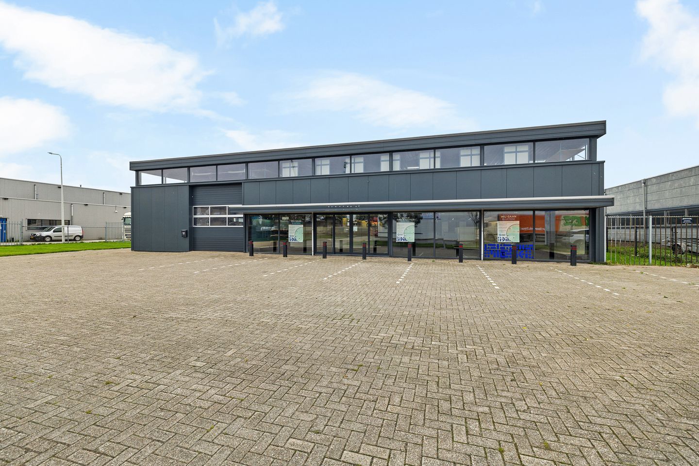 Bekijk foto 1 van Professor Zernikestraat 17