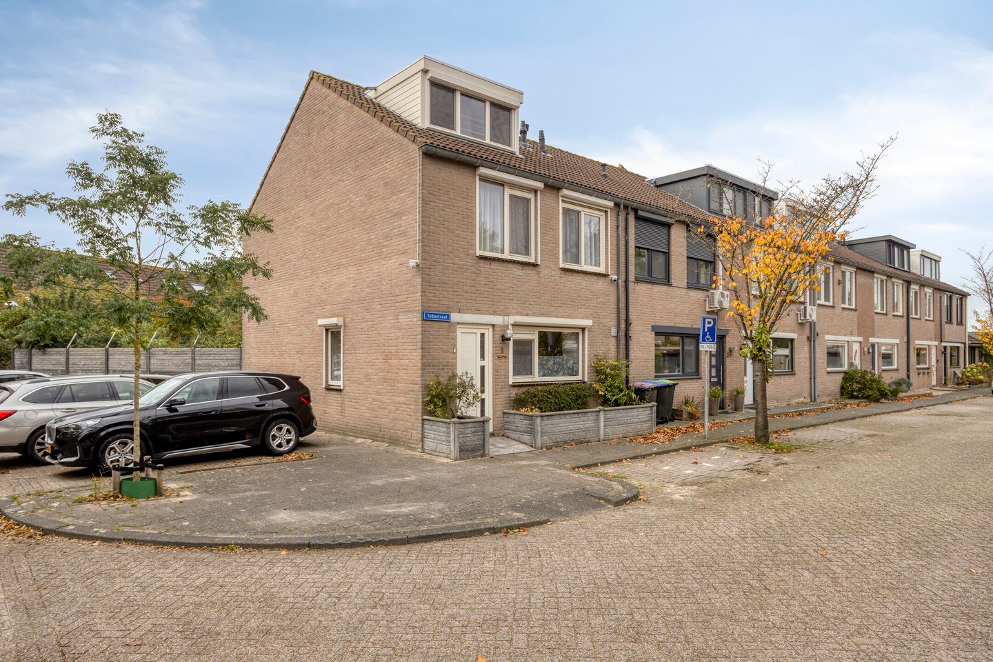Foto 1 van Tubastraat 1
