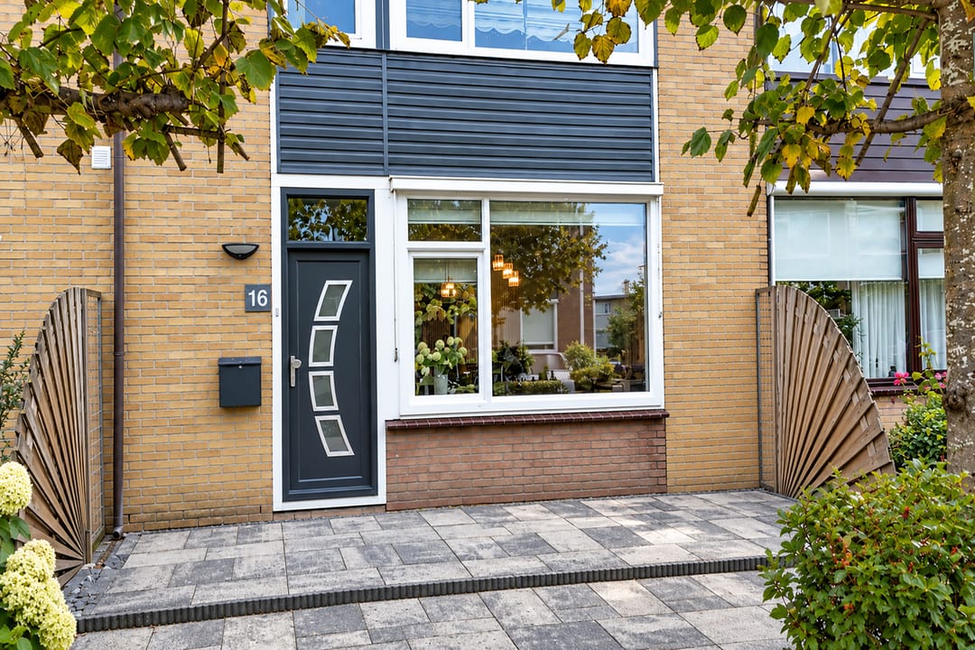 Photo 8 of Leeuwerikstraat 16