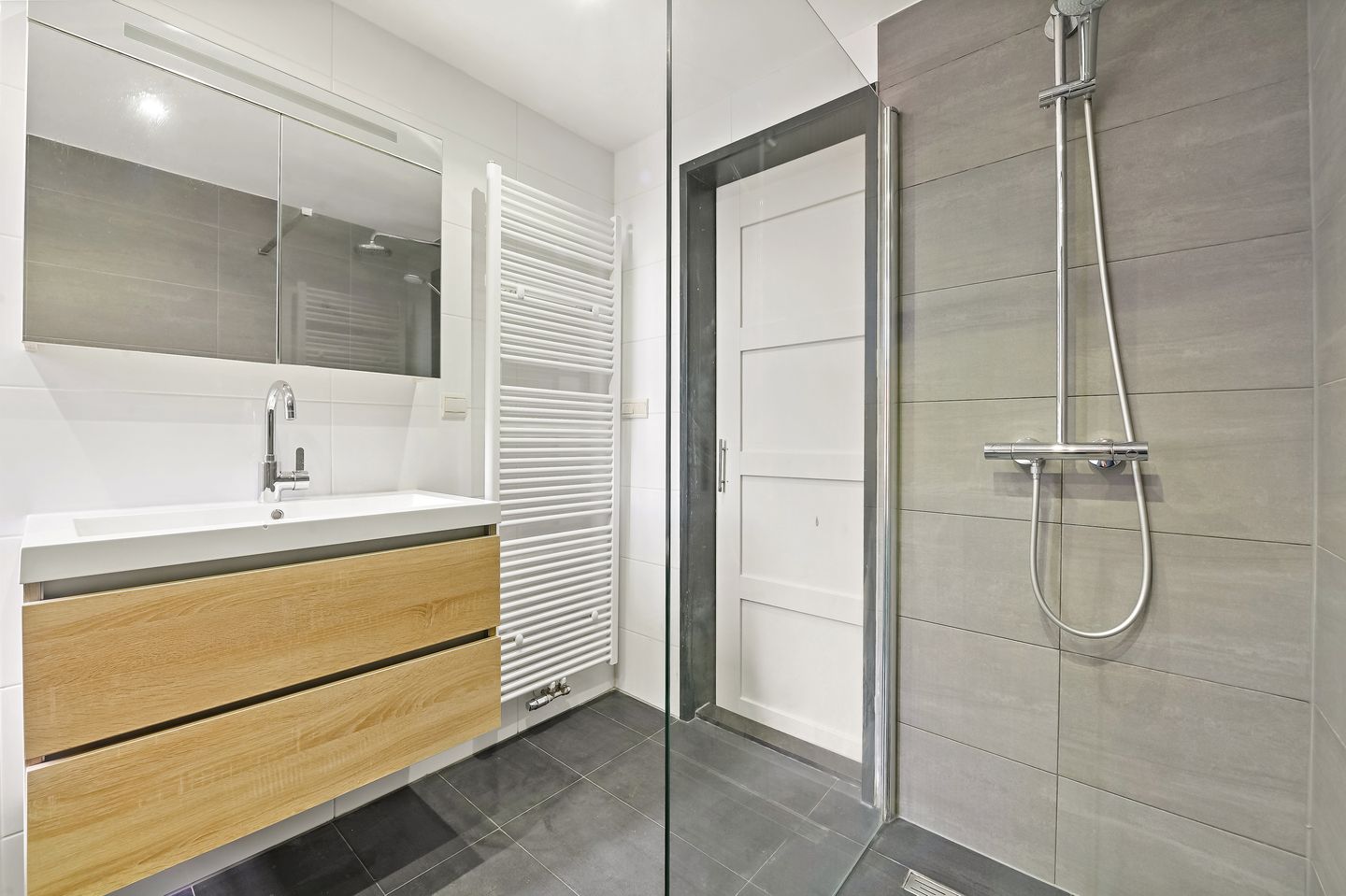 Photo 19 of Cornelis van der Lijnstraat 58