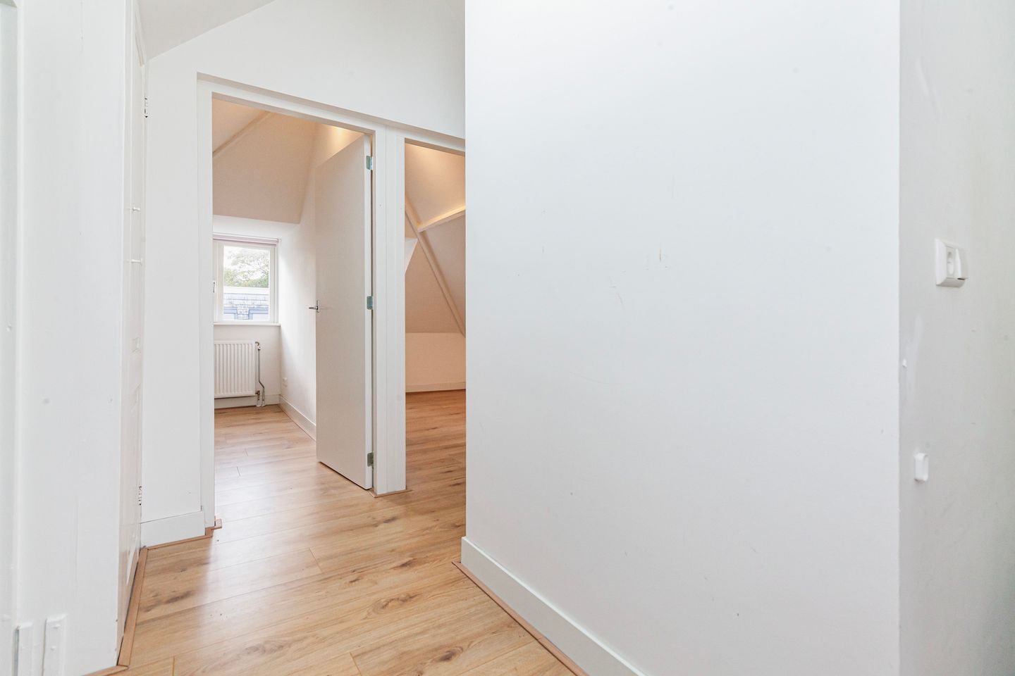 Photo 19 of Emmastraat 107