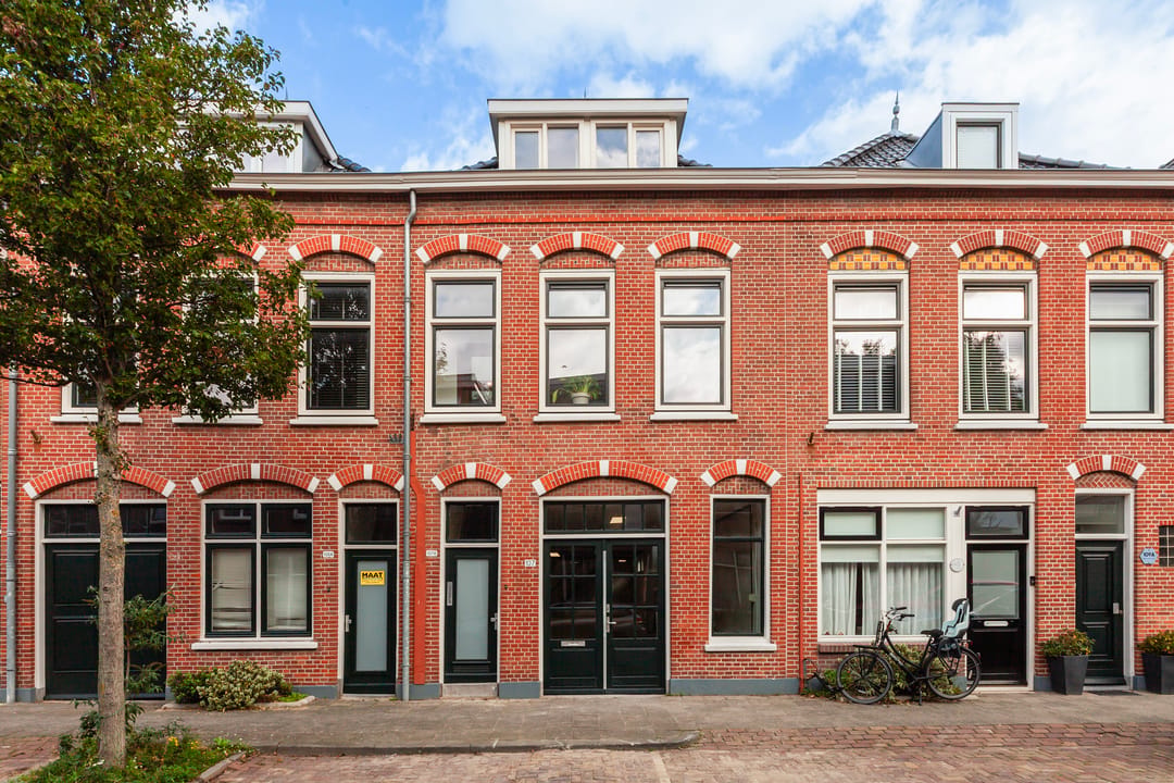 Photo 1 of Emmastraat 107