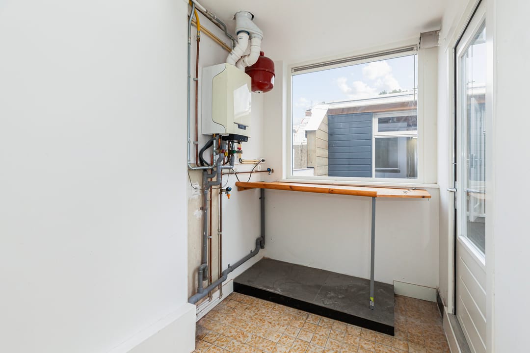 Photo 13 of Emmastraat 107