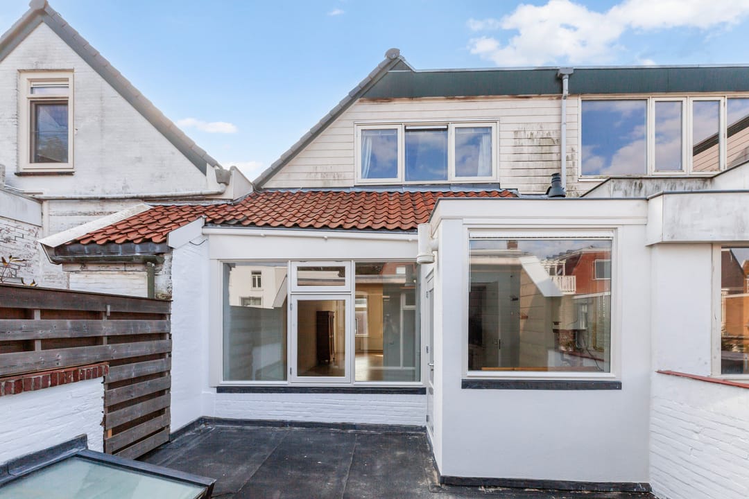 Photo 16 of Emmastraat 107