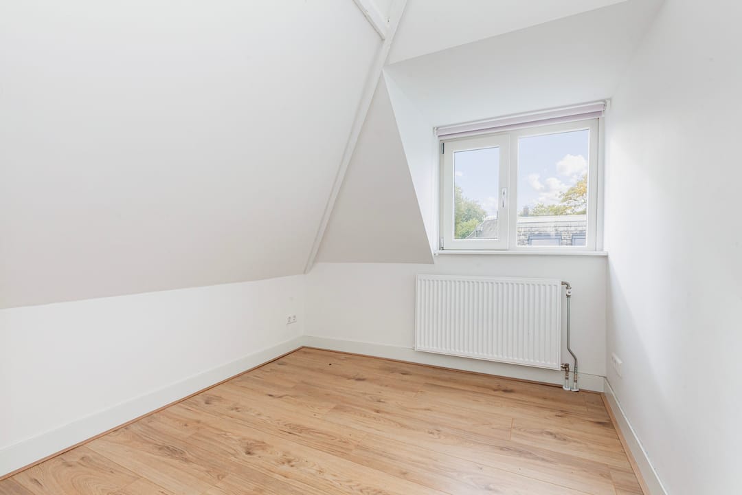 Photo 22 of Emmastraat 107