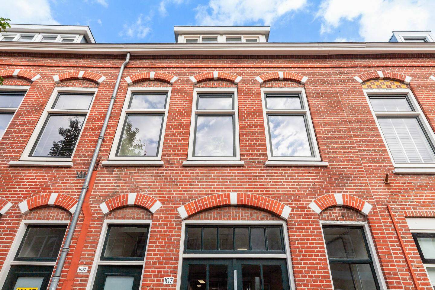 Photo 40 of Emmastraat 107