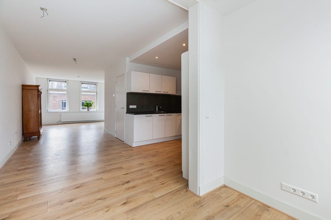 Photo 8 of Emmastraat 107
