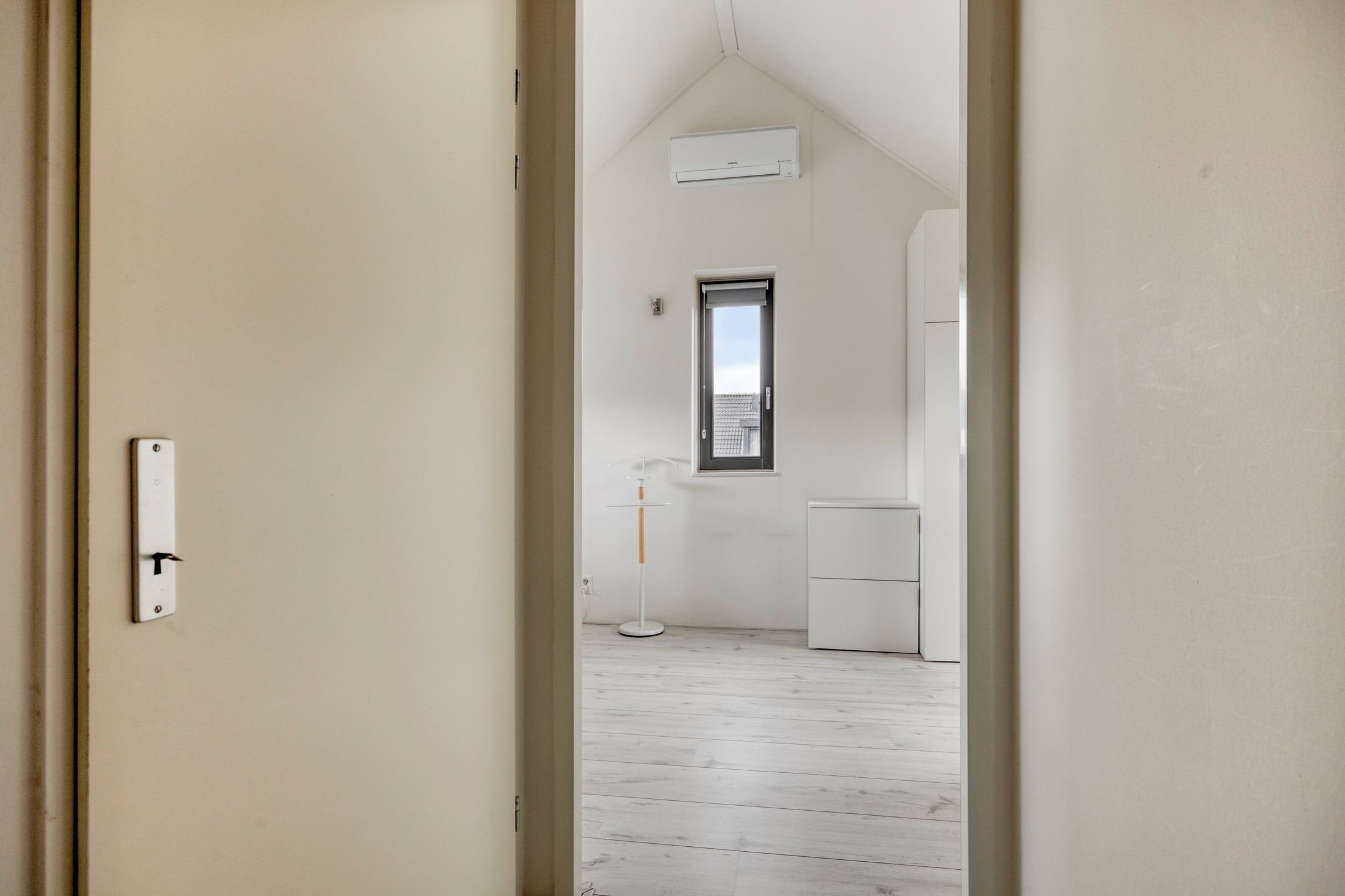 Photo 42 of Cornelis van der Loostraat 1