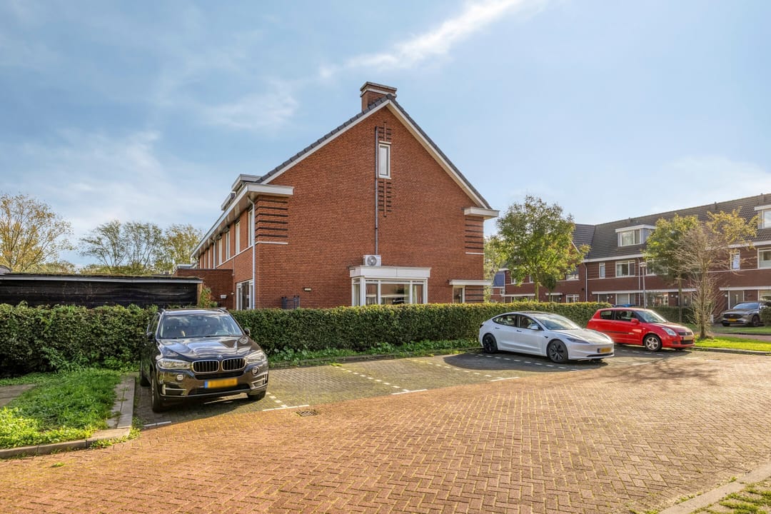 Photo 13 of Cornelis van der Loostraat 1