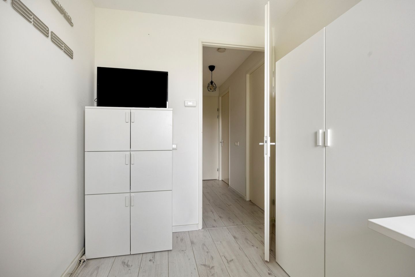 Photo 40 of Cornelis van der Loostraat 1