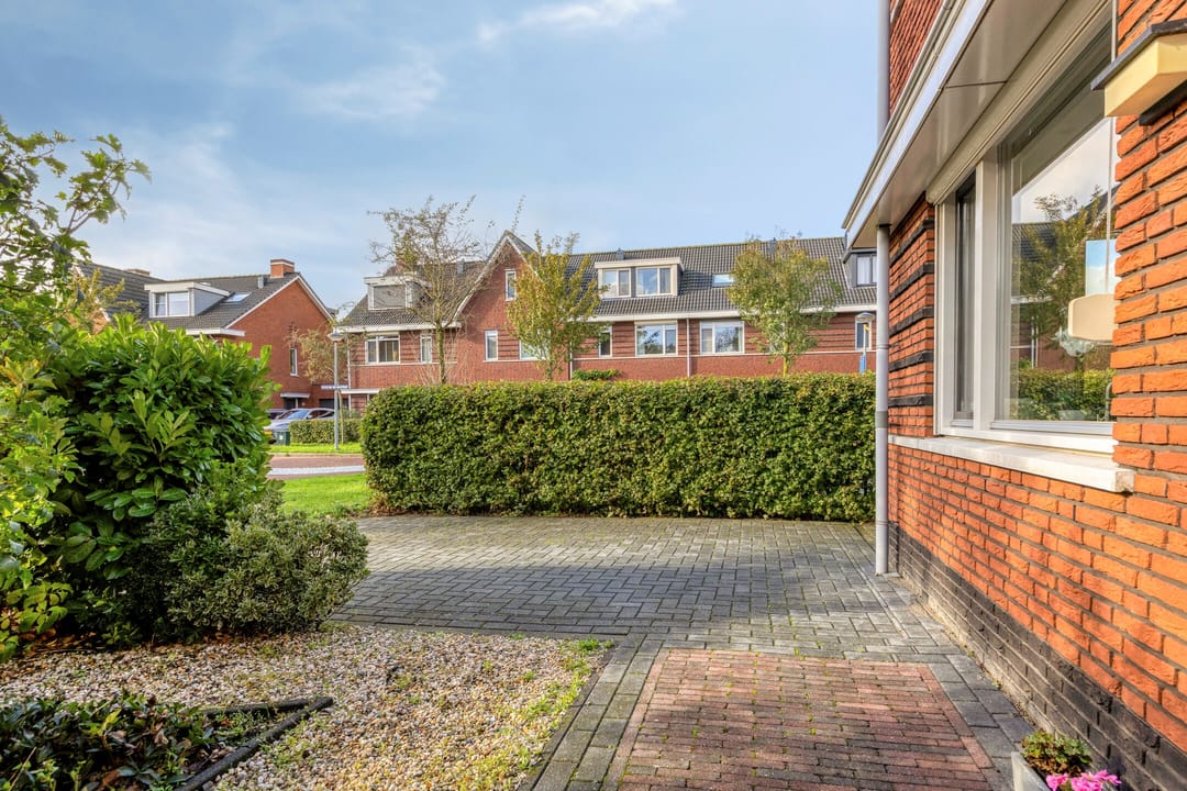 Photo 16 of Cornelis van der Loostraat 1