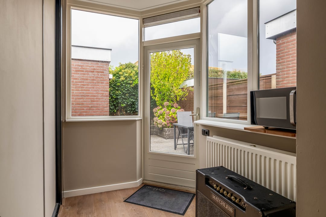 Photo 22 of Duiventorenstraat 43