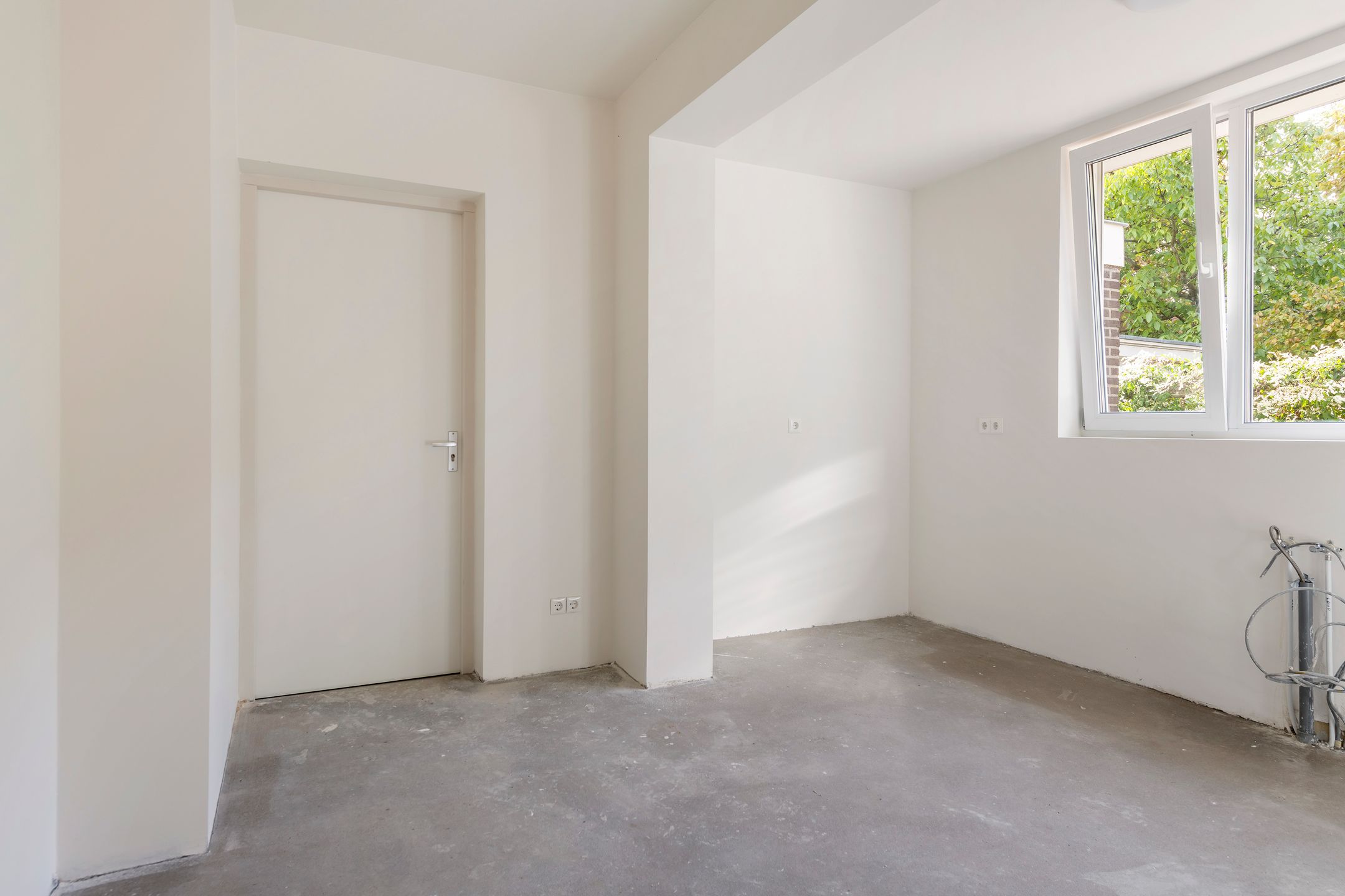 Photo 21 of Leeuwenstraat 2