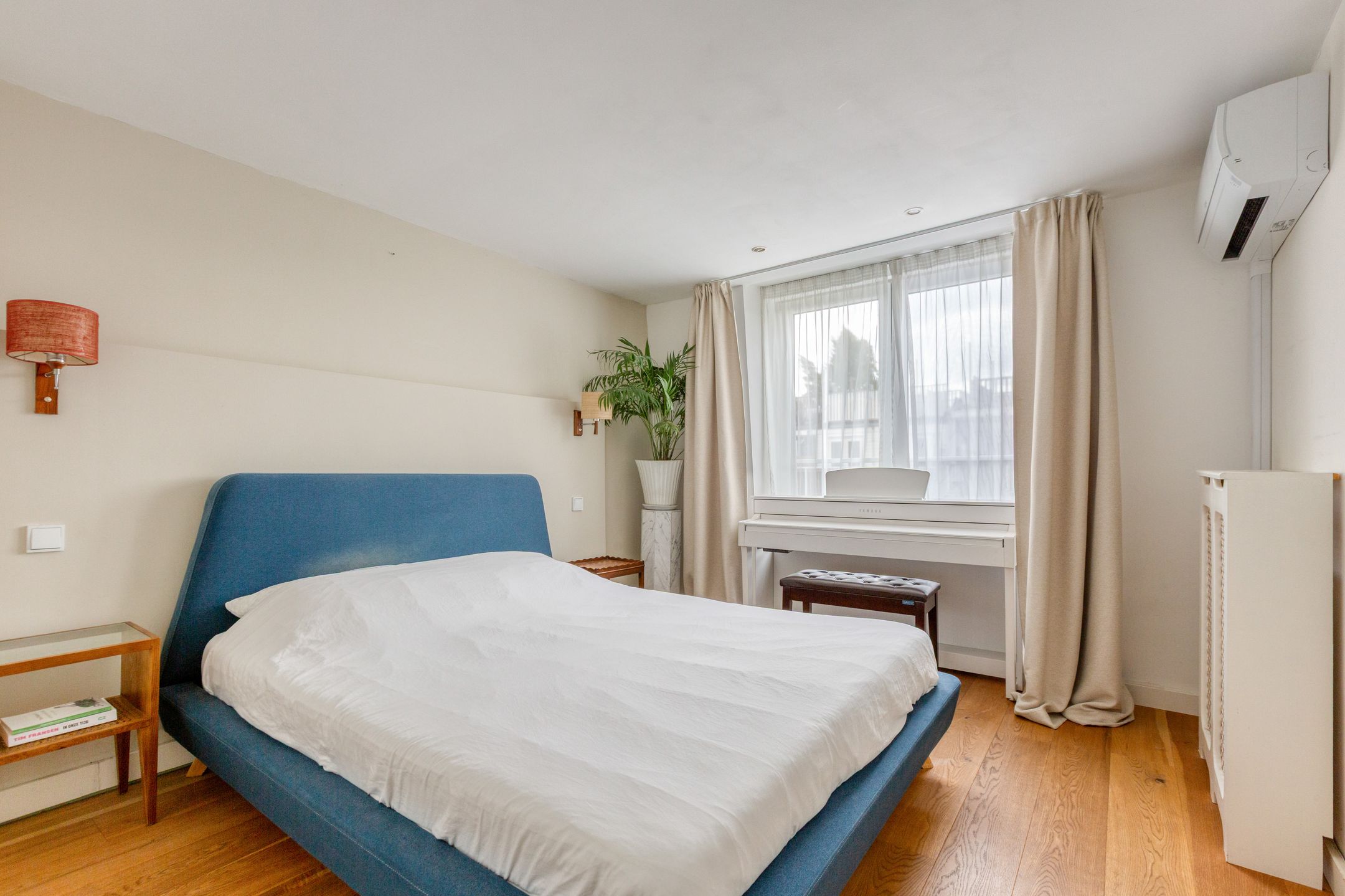 Photo 12 of Van Bossestraat 43-3