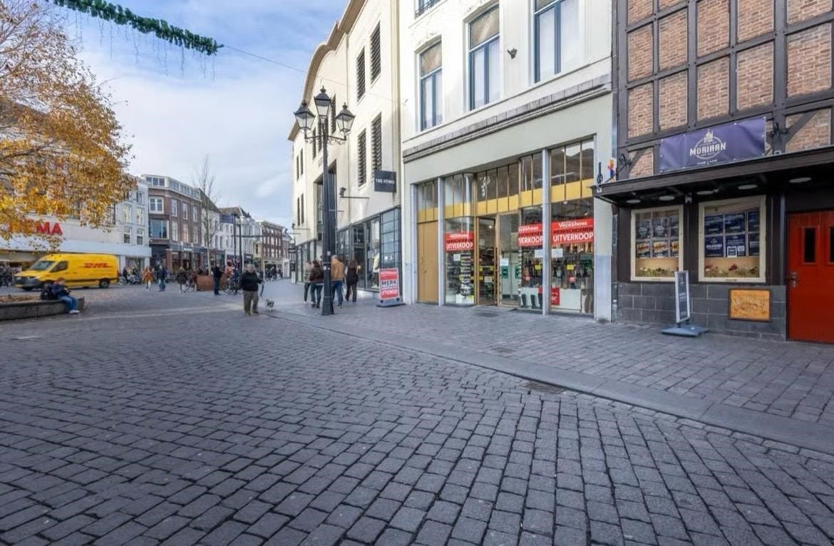 Bekijk foto 3 van Markt 87-89