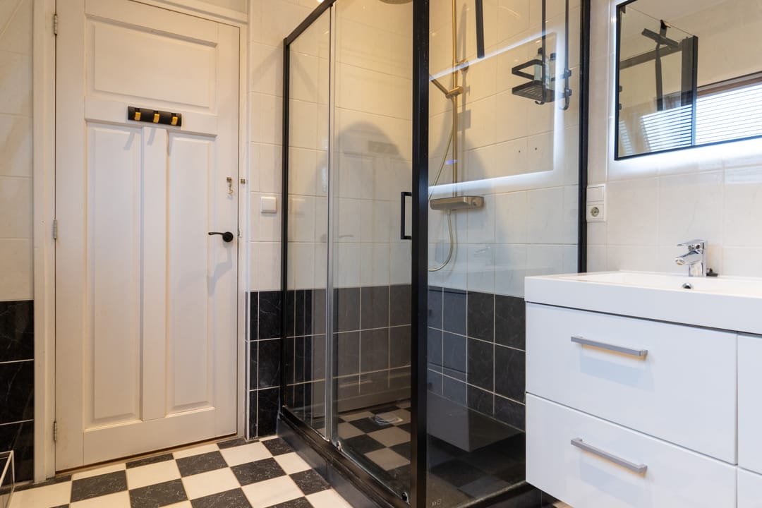Photo 46 of Spoorstraat 122