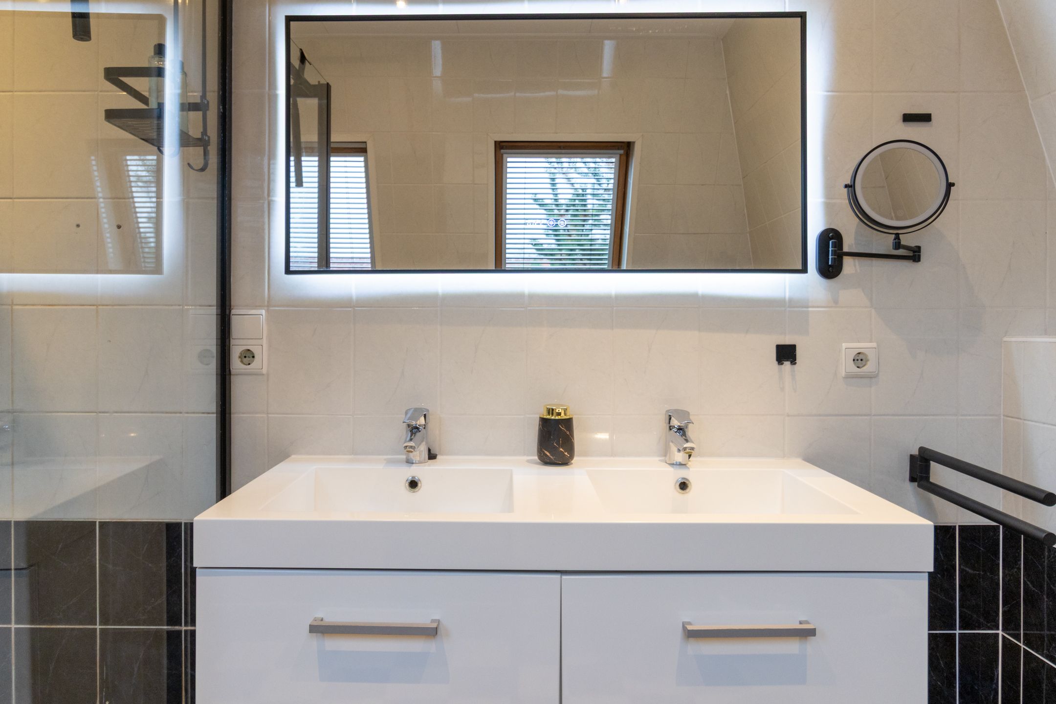 Photo 45 of Spoorstraat 122