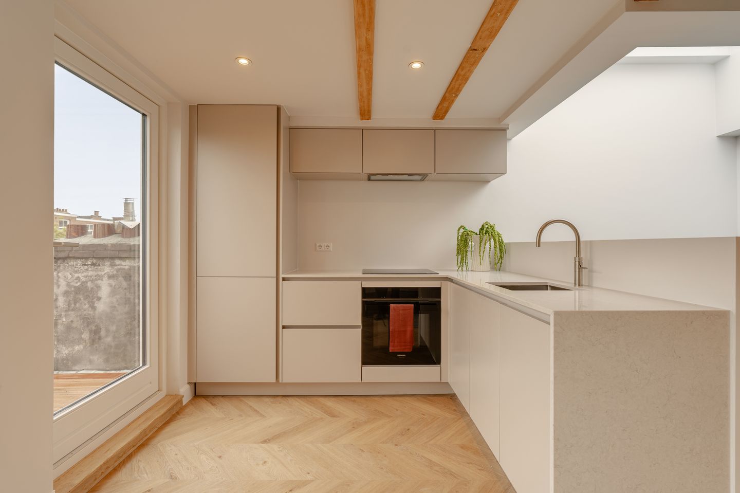 Photo 5 of Cornelis Trooststraat 29-4