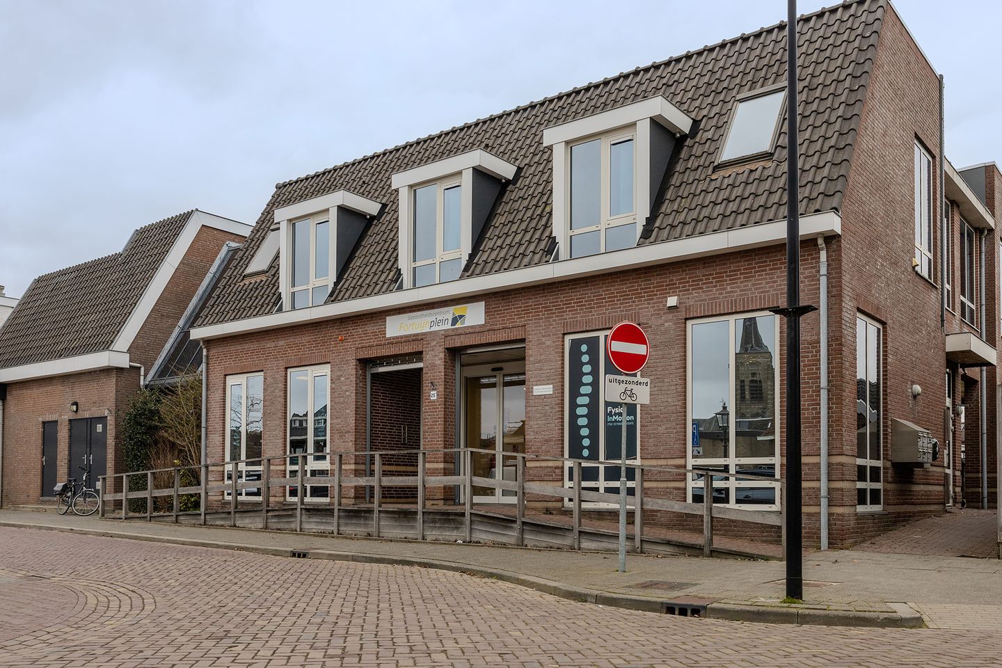 Bekijk foto 1 van Fortuijnplein 25